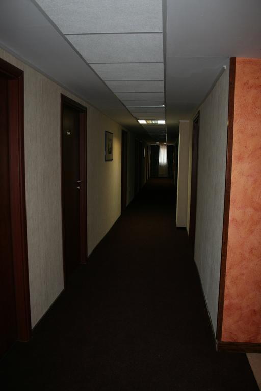 Hotel Tenishouse Марки Экстерьер фото