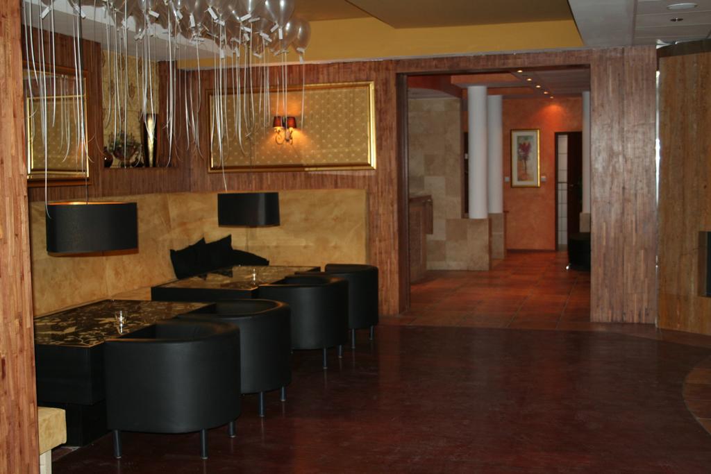 Hotel Tenishouse Марки Экстерьер фото