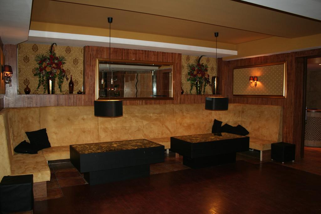Hotel Tenishouse Марки Экстерьер фото