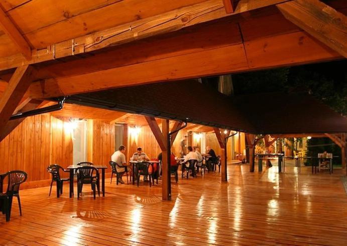 Hotel Tenishouse Марки Экстерьер фото